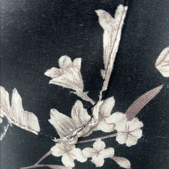 Spiritual Gangster Black and White Kimono Robe with Flowing Silhouette - Picture 5 of 6